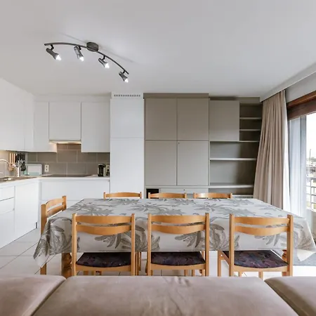 Tranquil Getaway In Beautiful Holiday home *